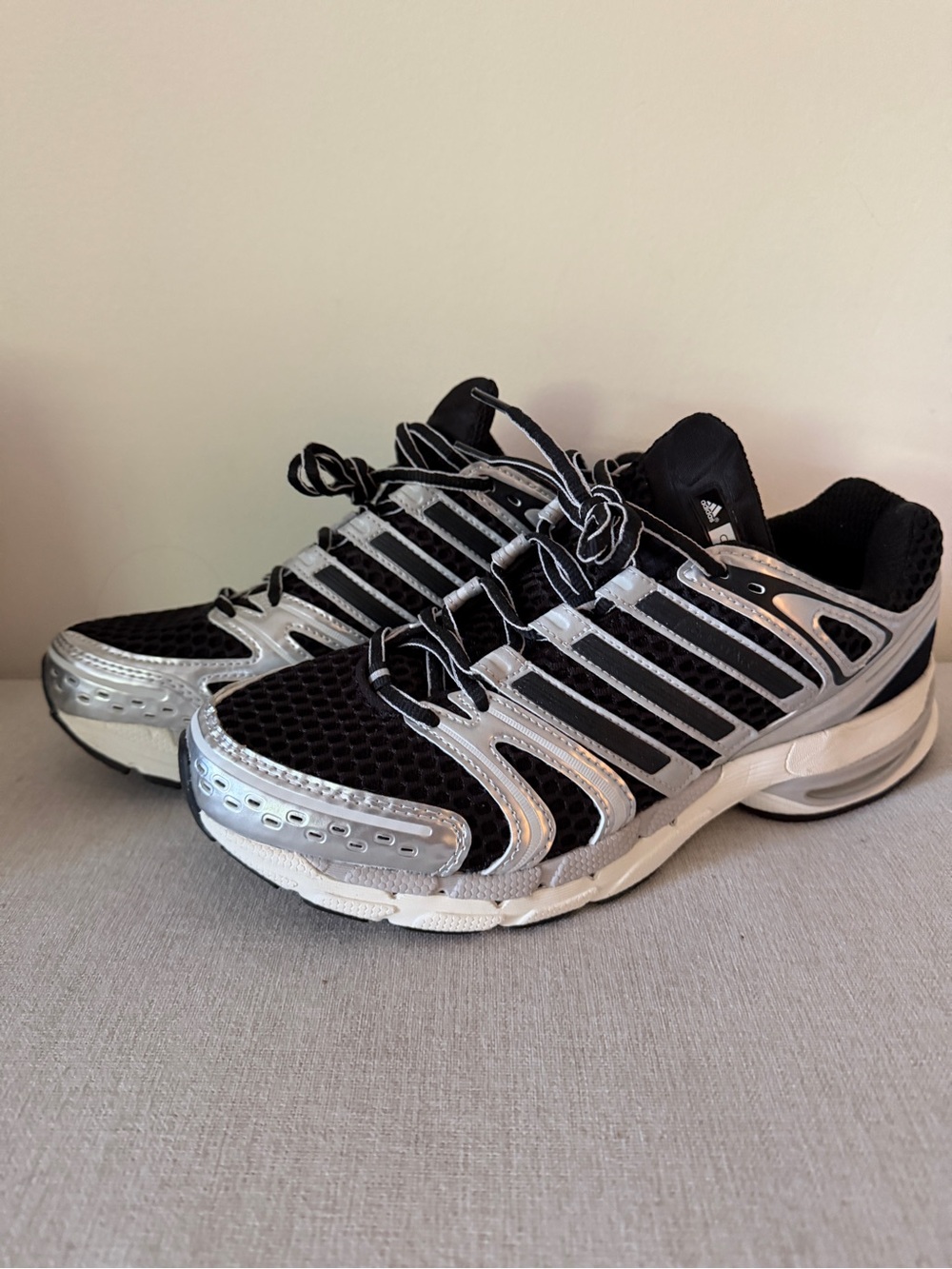 Adidas Men's Black and Silver Running Sneakers